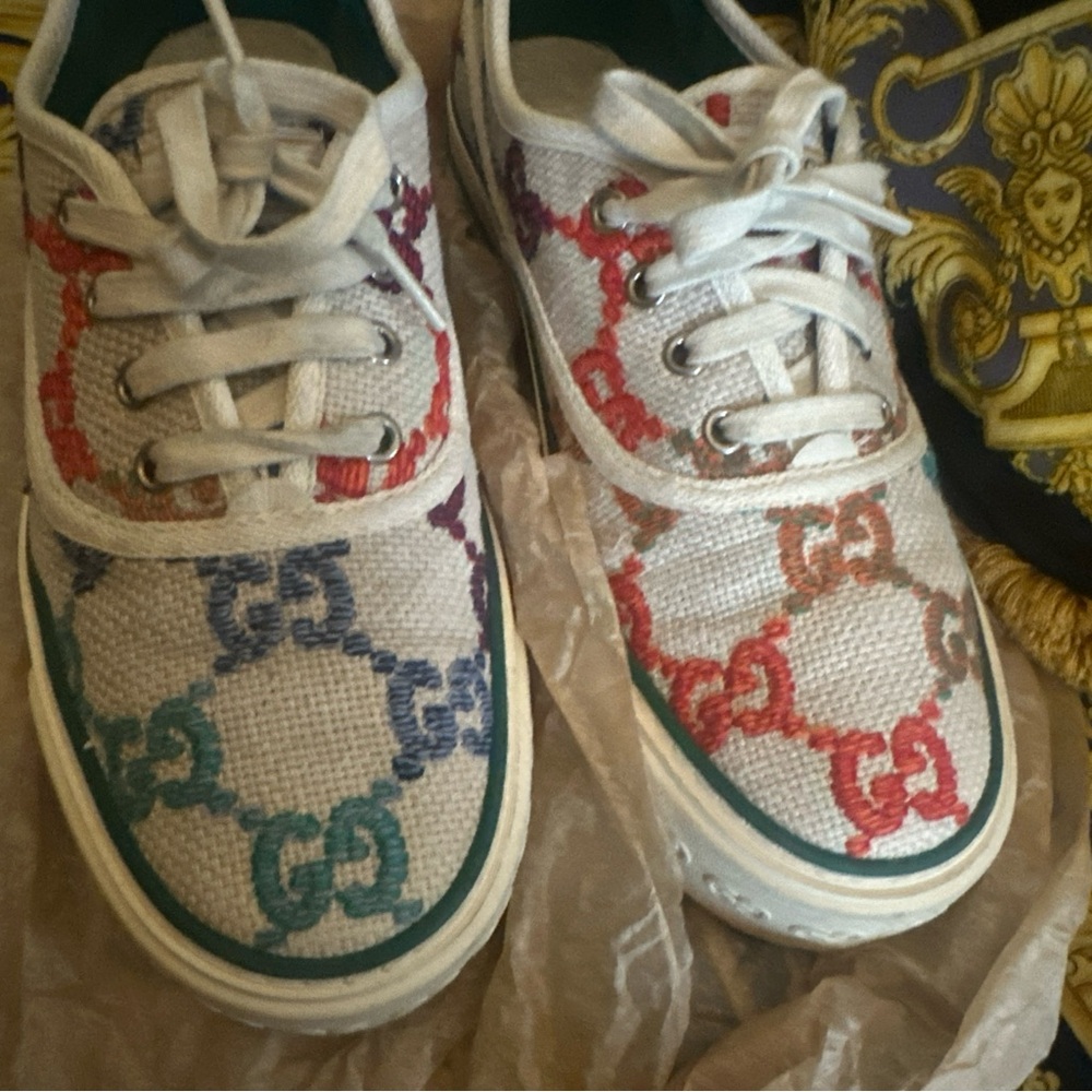 Gucci Tennis 1977 Beige Canvas Sneakers with Multicolor Monogram Low Sz 39